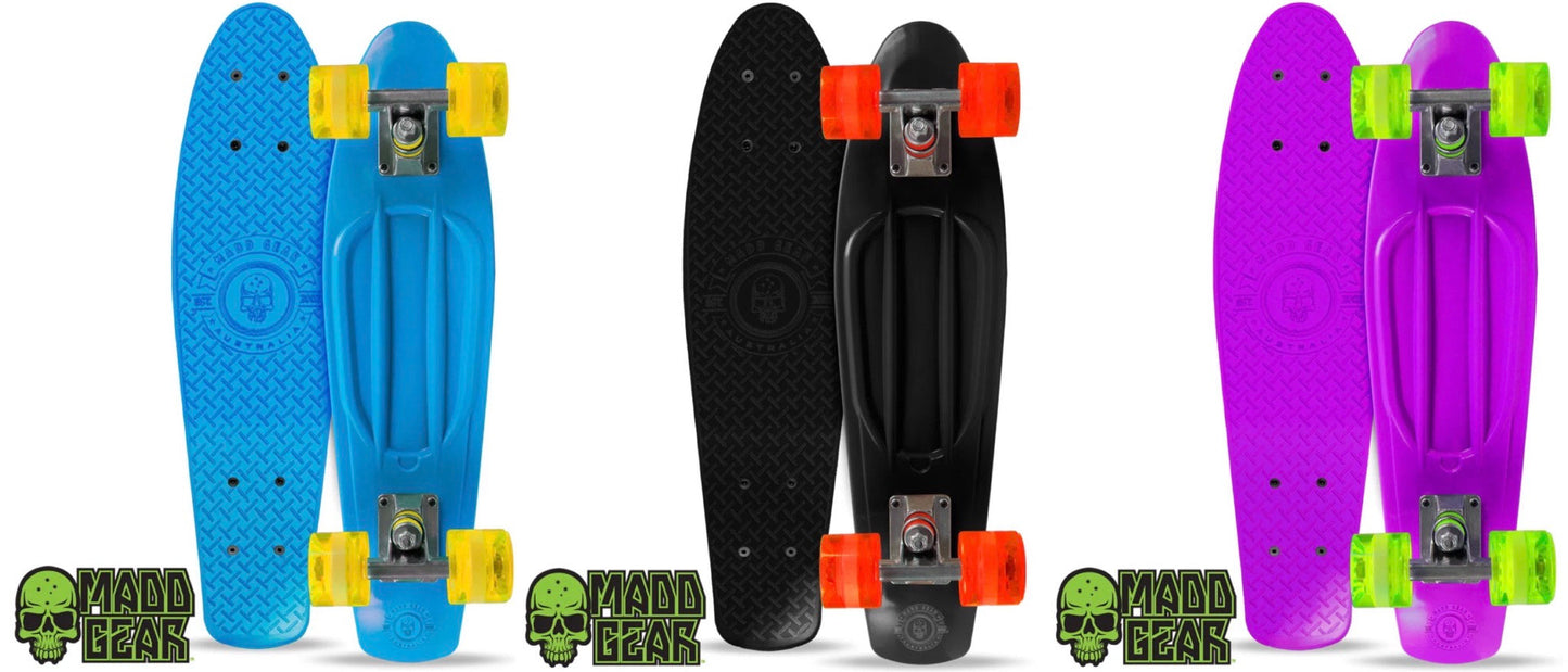 סקייטבורד Madd Gear Retro Skins | דגם אולד-סקול 22.5 אינץ' | RED / BLACK