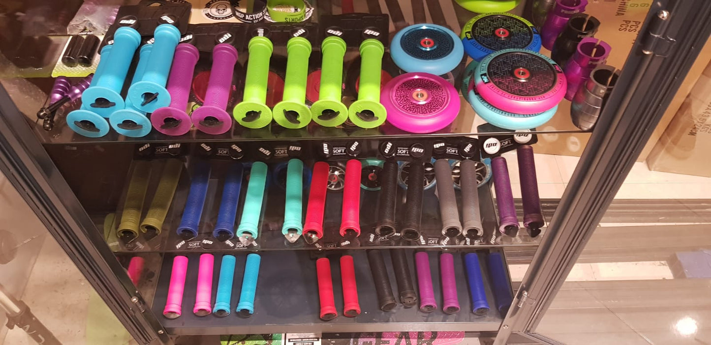 גריפים ODI קצרים SOFT צבע ירוק