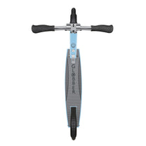 קורקינט גלגלים גדולים מתקפל גלובר GLOBBER NL 205 לילדים נוער ובוגרים בצבע תכלת פסטל