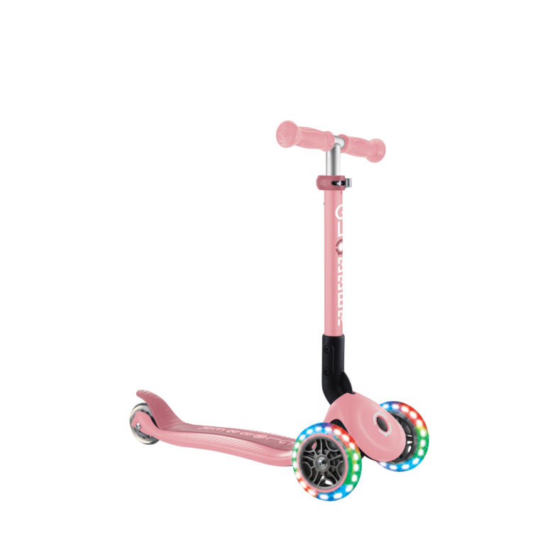 קורקינט לילדים 3 גלגלים גלובר פרימו ג'וניור מתקפל עם אורות בגלגלים (האורות ניתנים לביטול) ורוד פסטל Globber Primo Junior foldable מנגנון היגוי בהטייה, גובה מתכוונן