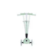 קורקינט 3 גלגלים מתקפל לילדים Globber דגם Primo Junior Lights (האורות ניתנים לביטול) – סדרת Ecologic פיסטוק