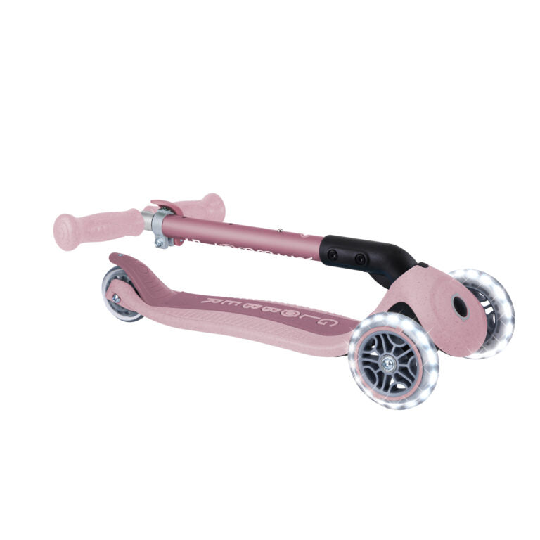 קורקינט לילדים 3 גלגלים גלובר פרימו ג'וניור מתקפל עם אורות בגלגלים (האורות ניתנים לביטול) Globber Primo Junior foldable מנגנון היגוי בהטייה, גובה מתכוונן, צבע ורוד