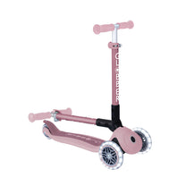 קורקינט לילדים 3 גלגלים גלובר פרימו ג'וניור מתקפל עם אורות בגלגלים (האורות ניתנים לביטול) Globber Primo Junior foldable מנגנון היגוי בהטייה, גובה מתכוונן, צבע ורוד