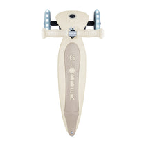 קורקינט לילדים 3 גלגלים גלובר פרימו ג'וניור מתקפל עם אורות בגלגלים (האורות ניתנים לביטול) Globber Primo Junior foldable מנגנון היגוי בהטייה, גובה מתכוונן, צבע לבן קוקוס (Copy)