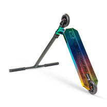 קורקינט פעלולים מקצועי לילדים 5-12  MG6 KINETIC בצבע נאו כרום שחור, סקוט קל משקל ועמיד של המותג הגדול בעולם Madd Gear